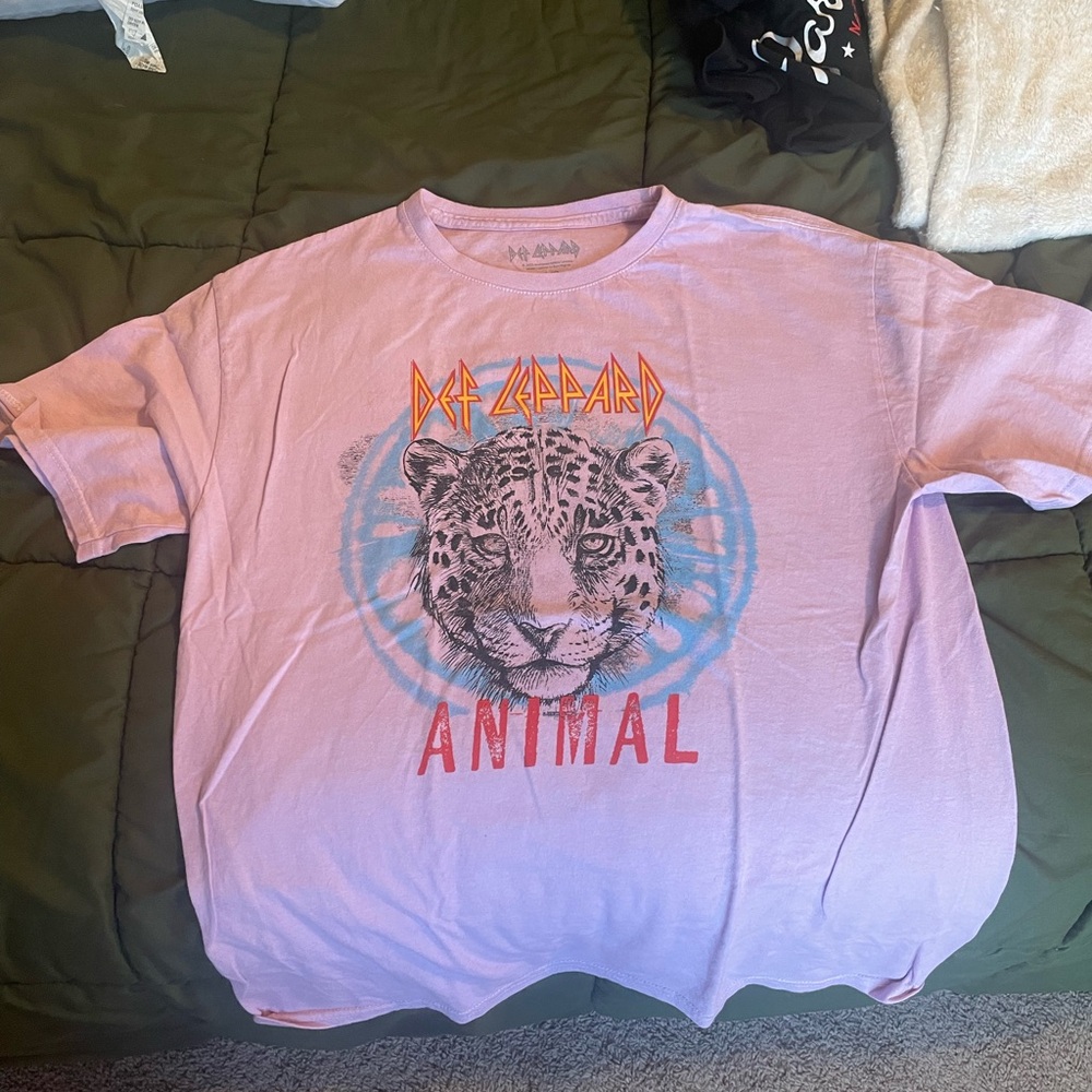 Def Leppard Pink T-Shirt